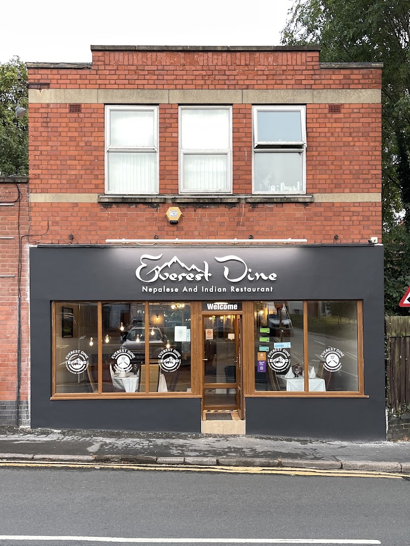 Everest Dine- Hinckley